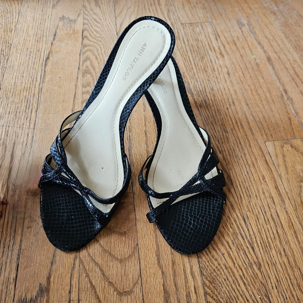 Ann Taylor kitten heel sandals size 7.5M